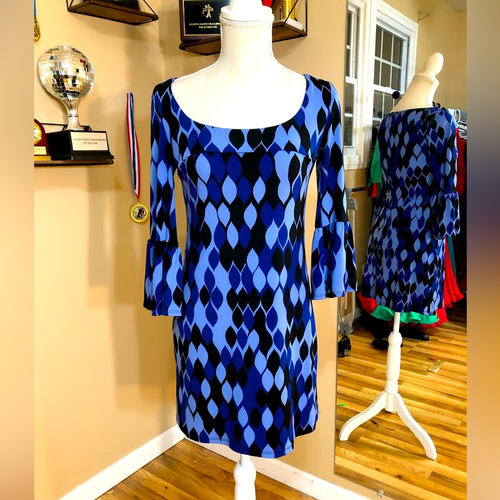 Bell sleeve dress
